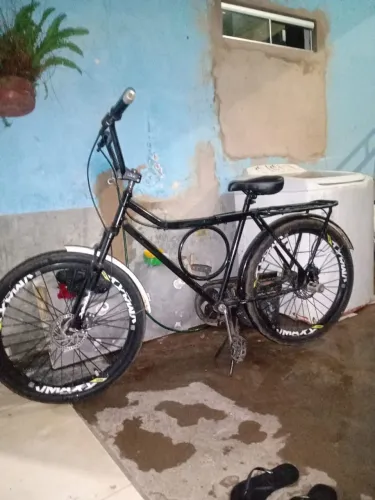 Vendo bicicleta semi nova 700.00 R$