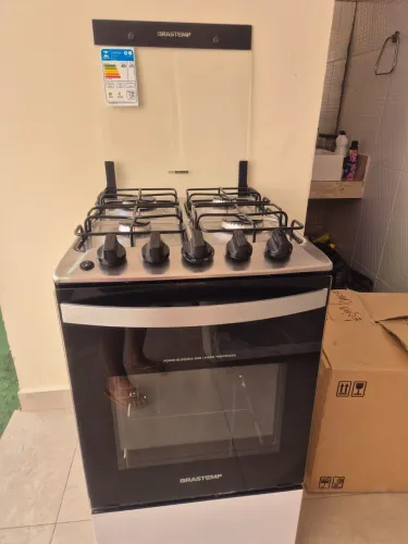 Por motivo de mudanca vendo 1 fogão semi novog