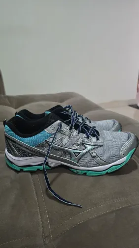 Tênis Mizuno Wave Nirvana 9 original estado de novo número 43