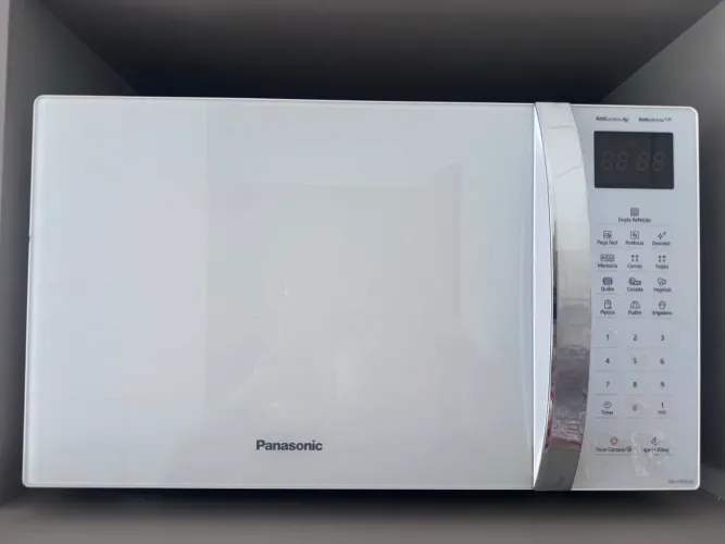 Micro-ondas Panasonic 34L, Branco, 220v - R$ 650,00