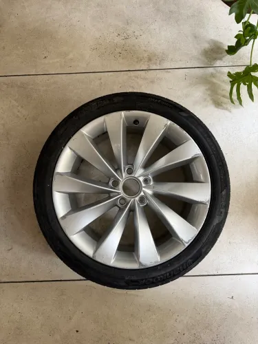 Roda 18 Passat cc  c/pneu