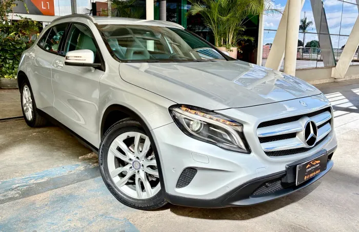 Mercedes-Benz GLA 200 Adv. 1.6/1.6 TB 16V Flex Aut. 2015