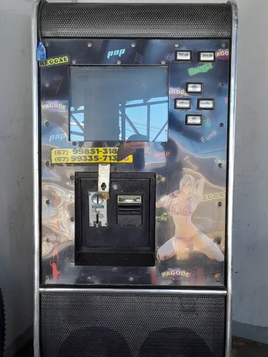 Vendo maquina usada de  junkebox