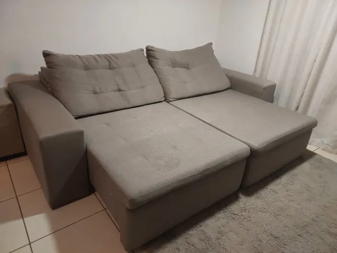 Sofá Reclinável e Retrátil