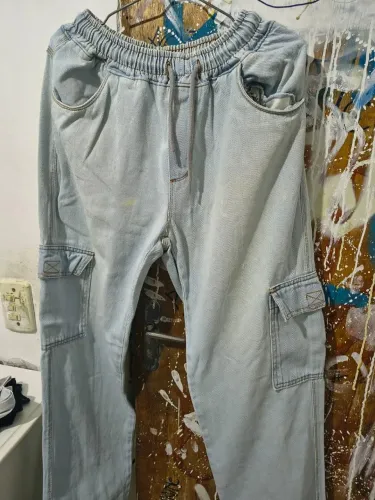 CALÇA CARGO JEANS LAVAGEM AZUL CLARO
