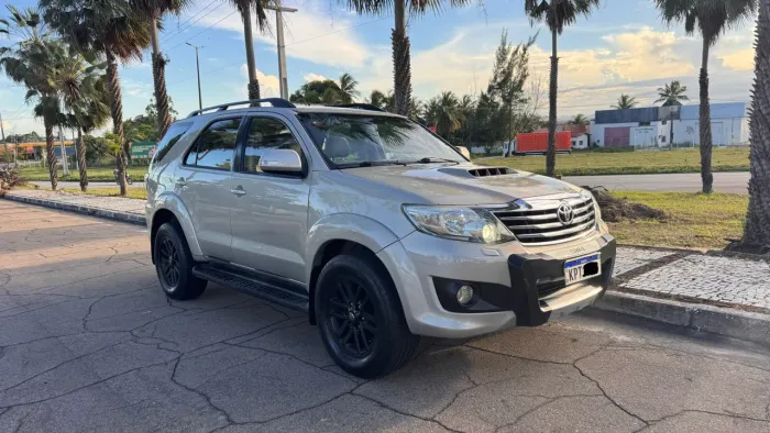 Toyota Hilux SW4 SRV D4-d 4X4 3.0 TDI Dies. AUT 2012