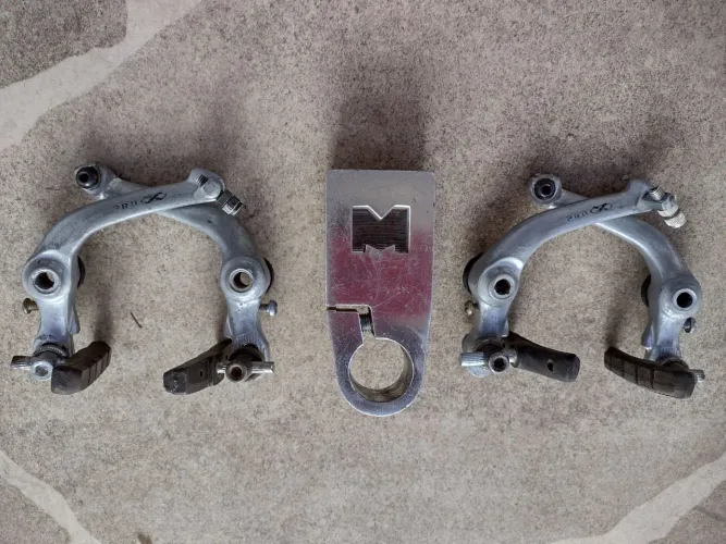 Mesa Mônaco antiga para BMX e par de freio Pro-X U'brak para BMX