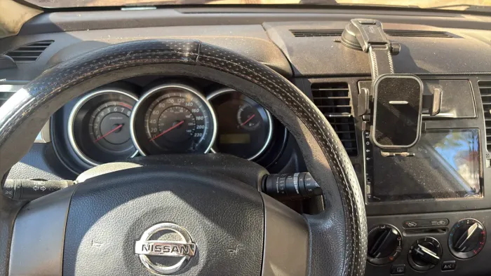 Nissan Tiida S 1.8/1.8 Flex 16V Mec. 2011