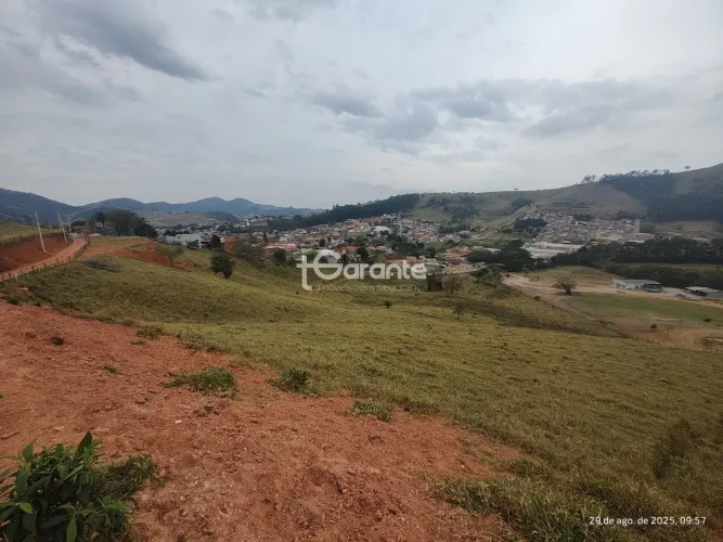 Área de 22.000 metros no centro de Piracaia e pronto para construir sua chácara
