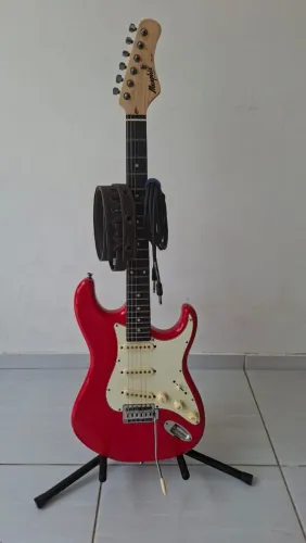 Guitarra Memphis MG 30+Suporte+alça+cabo.