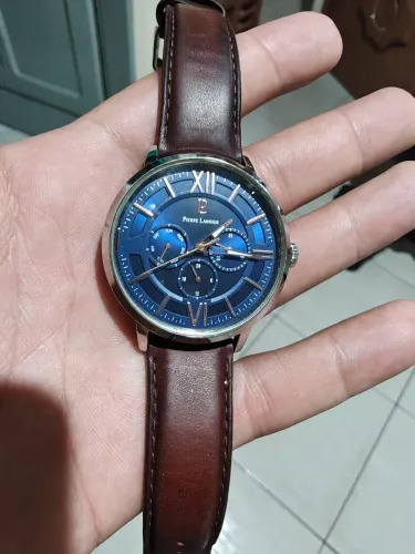 Relógio PIERRE LANNIER com pulseira em couro legítimo