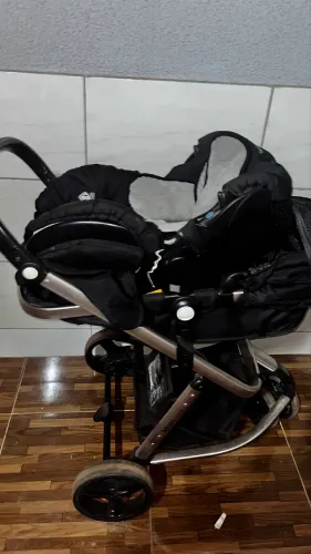 Carrinho de bb + bb conforto