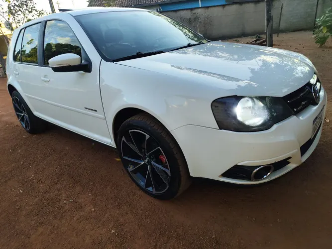 Volkswagen Golf Sportline 1.6 MI Total Flex 8V 4P 2013