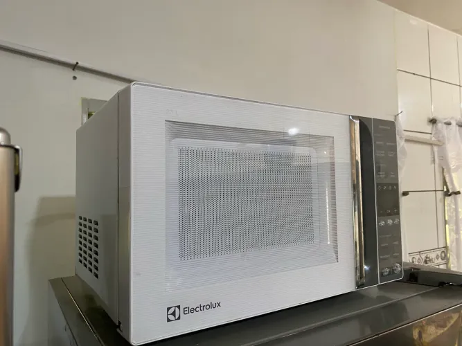 Microondas Electrolux 23L Branco Efficient