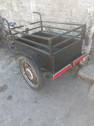 BICICLETA TRICICLO OTIMO PRA QUEM TRABALHA COM VENDAS NA FEIRA OU EM RUAS