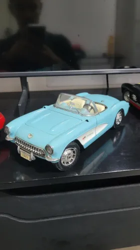 Miniatura Corvette 1957 escala 1/18 Impecável 