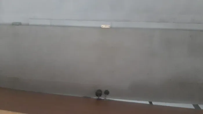 Portas com fechaduras banheiro e quarto.