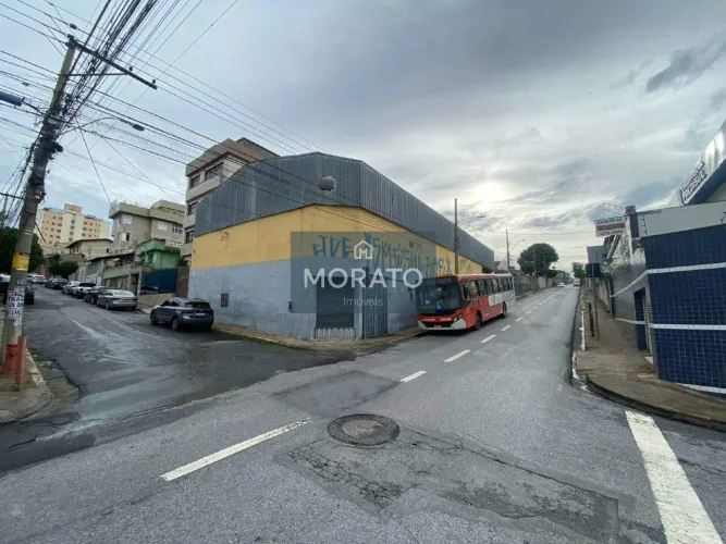 Galpão com 603m² a venda no bairro Carlos Prates em Belo Horizonte.