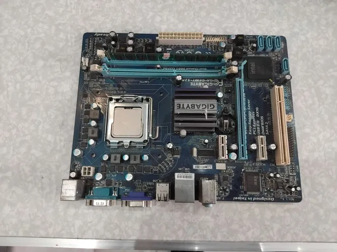 Placa mãe Gigabyte GA-G41MT- S2P celeron 2gb ddr3