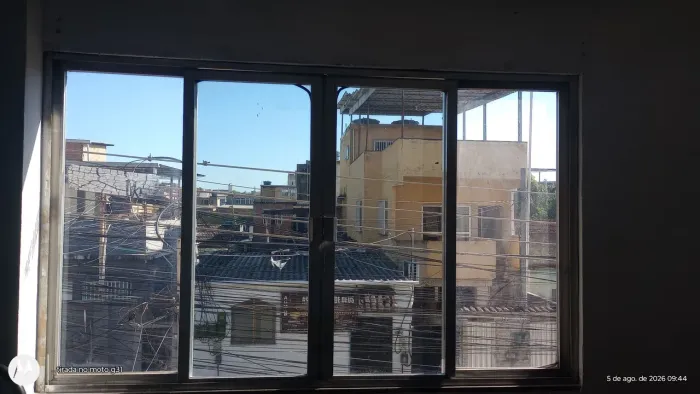 Vendo duas janelas de alumínio alt1, 20x2, 00 e uma porta também de alumínio Al 2,1x80cmL