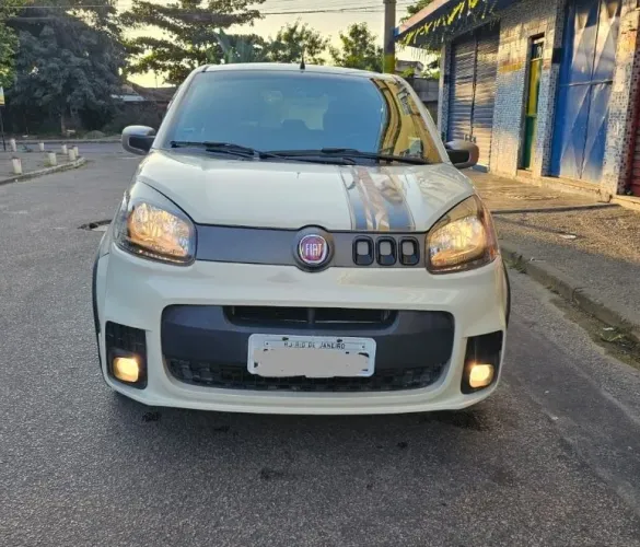 Fiat Uno Sporting 1.4 EVO Fire Flex 8V 4P 2015