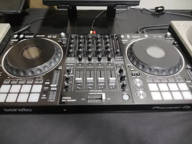 Controladora Pionner DDJ 1000 SRT