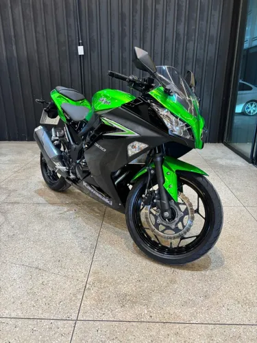 Kawasaki Ninja 300 2023