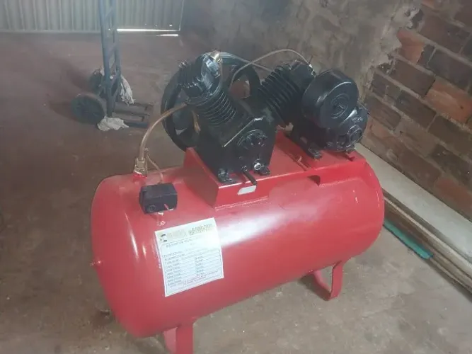 Compressor 20 pes Schulz trifásico 380   200 lts