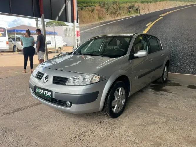 Renault Megane Sedan Dynamique Hi-flex 1.6 16V 2009