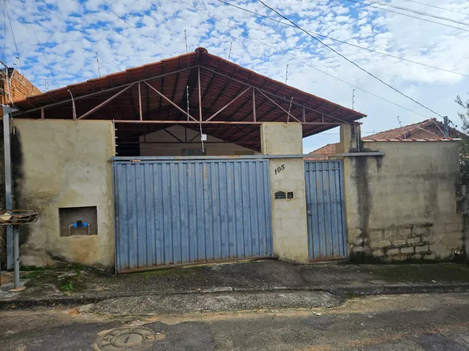 Casa a venda bem localizada 
