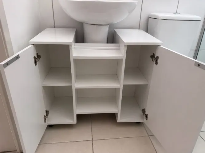 Armário p/ pia de banheiro c/ rodinhas