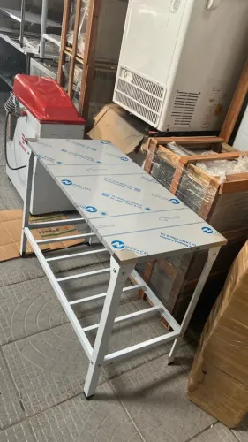 Mesa 1.17x55 tampo inox * Pé pintado