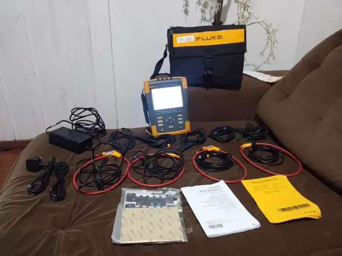 Fluke analisando de energia 