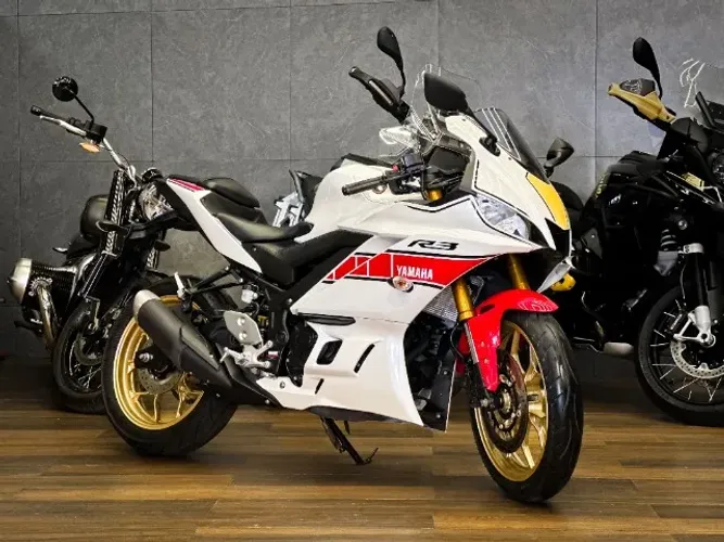 YAMAHA YZF-R3 WORLD GP 60TH 2022/2023