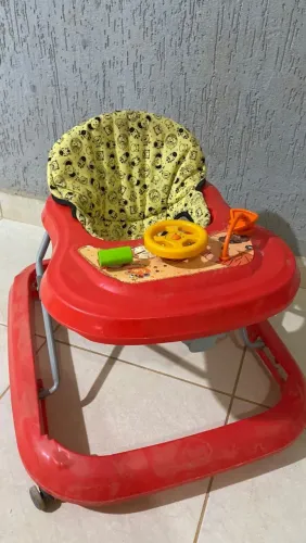 Vende-se andador 