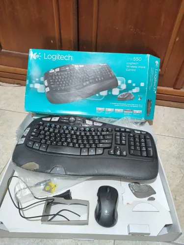 Vendo Teclado Logitech Wireless Wave Combo MK550