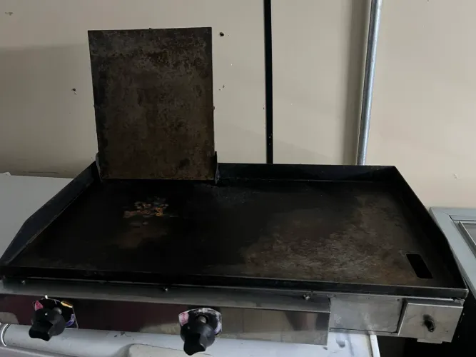 Chapa de lanche industrial.