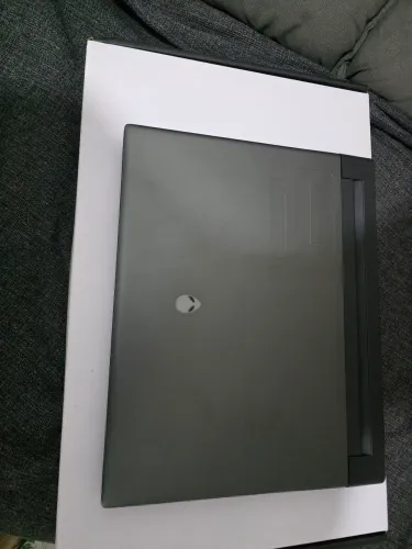 Dell Alienware m16 R1 - i9