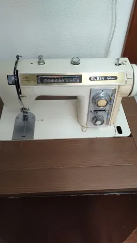 Máquina de costura 