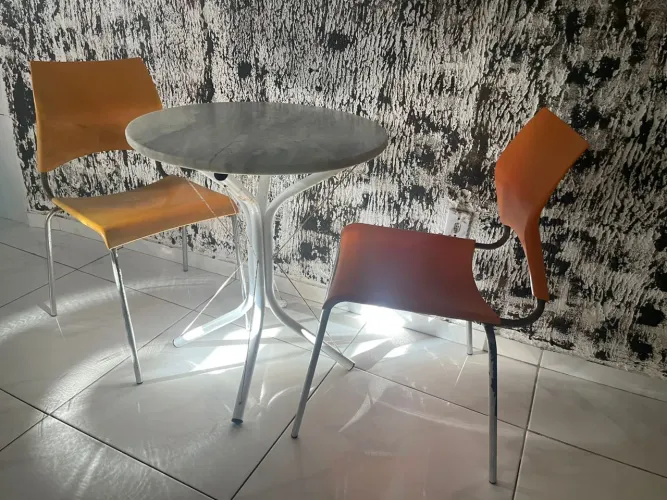Mesa com cadeiras