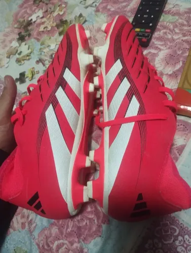 Chuteira de campo adidas