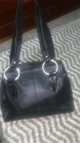 Bolsa de ombro em couro preta