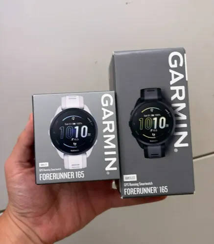 GARMIN FORERUNNER 165 AMOLED GPS - PRETO E BRANCO - NOVO LACRADO - Parcelamos em ate 18x