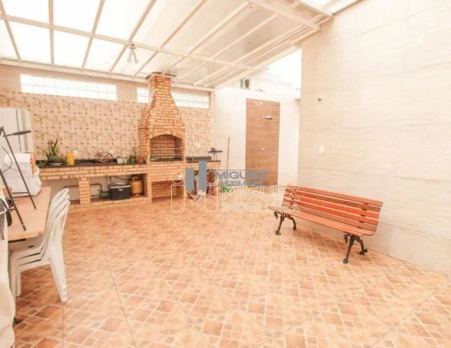 Casa a Venda com 2 quartos na Rua Marechal Bittencourt, Riachuelo - Rio de Janeiro.