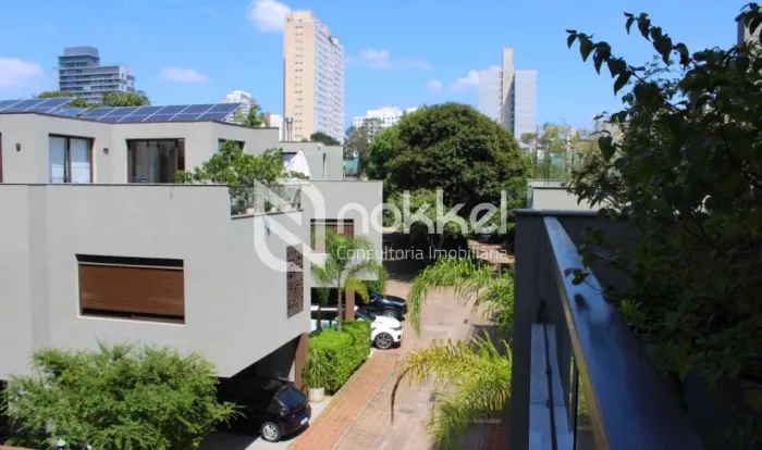 Casa de Condomínio na Granja Julieta  Espaço, conforto e sofisticação!