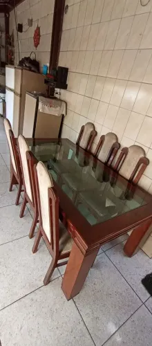 Mesa com 8 cadeiras,vidro maciço