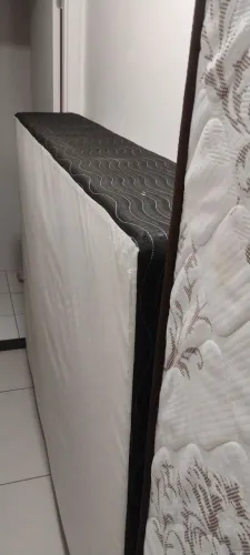 Cama box em ótimo estado