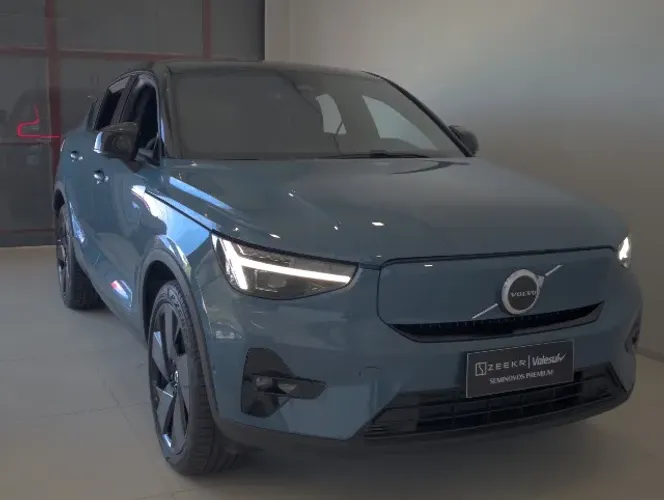 Volvo C40 Recharge Pure Eletric (elétrico) 2022