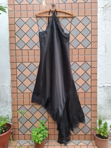 Vestido pretinho nada básico