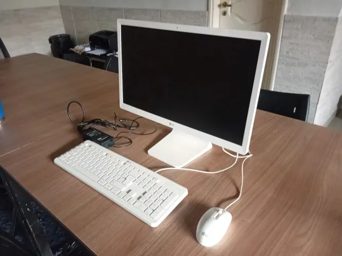 Vendo Desktop LG ALL-IN-ONE